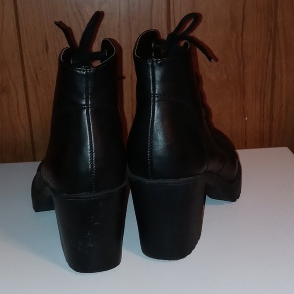 London Rebel boots size 4 with 3 " Chunky heels - Picture 9 of 11